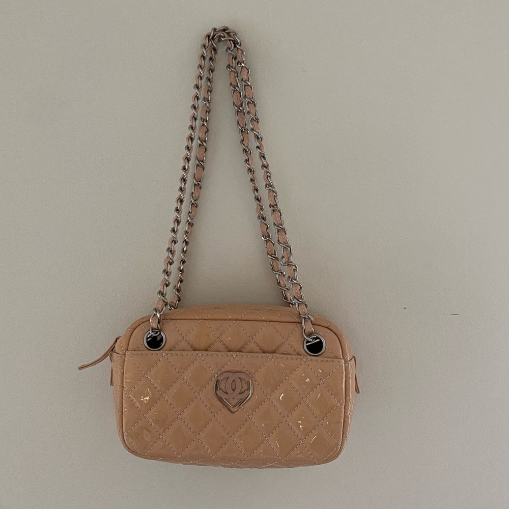 Authentic Chanel Beige Quilted Patent Leather Valentine Collection Camera bag - Picture 1 of 16